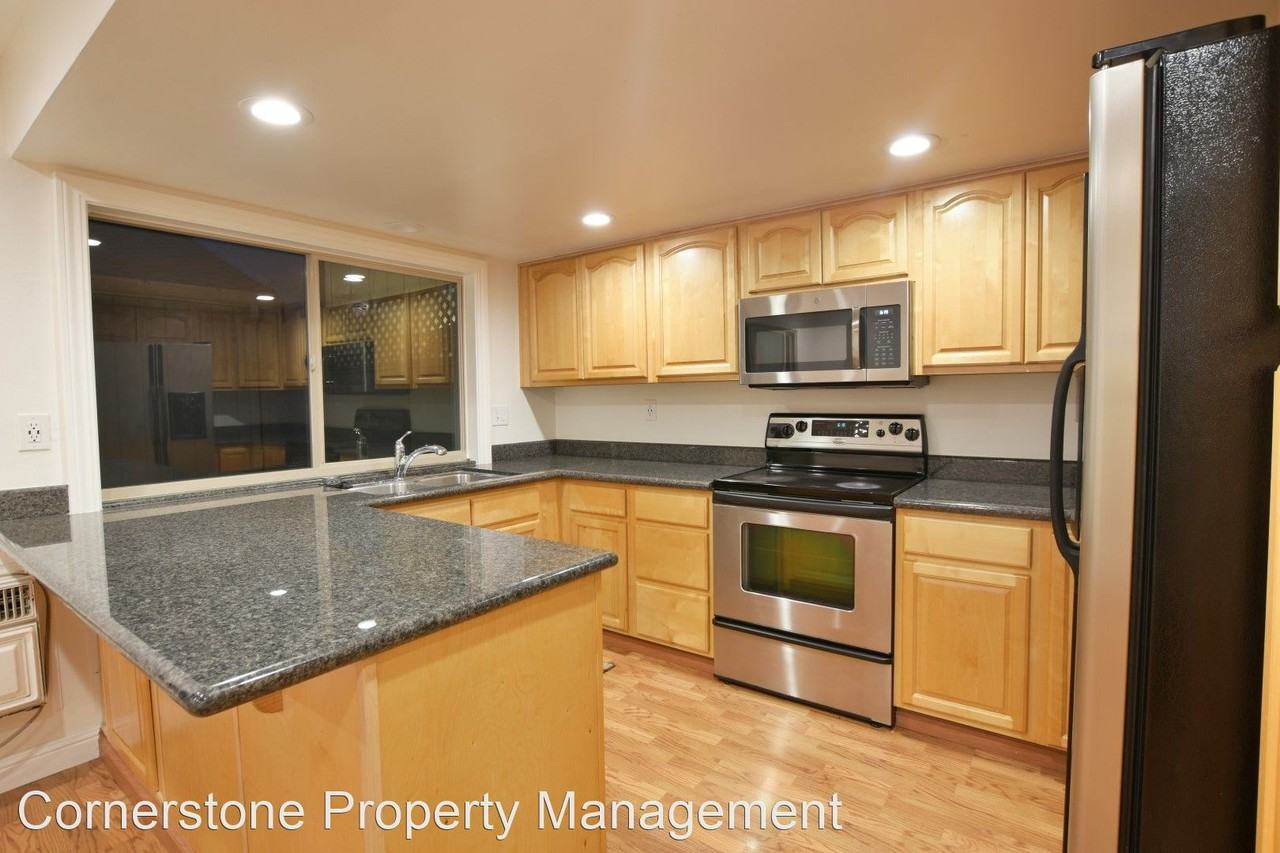 1504 Huddersfield Ct - Photo 3 of 12