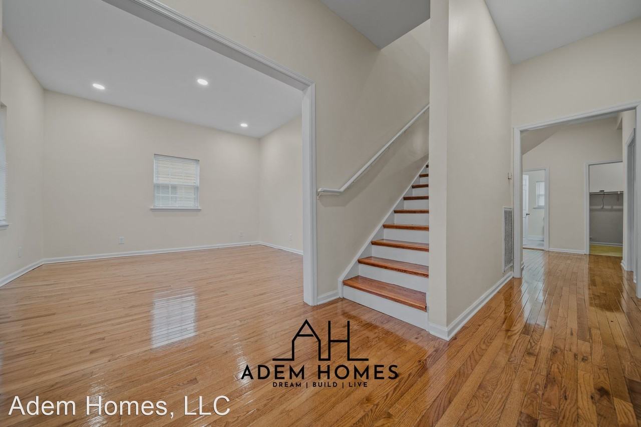 1619 22nd Ave N - Photo 3 of 30