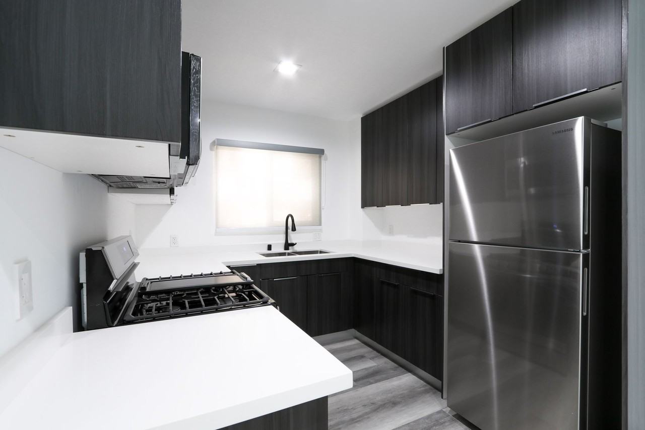 3535 Ellsworth Street Apartments - Photo 6 of 35