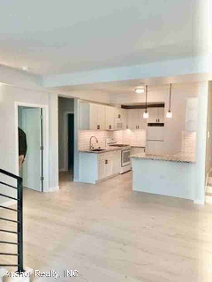 1145 Union Street - Photo 3 of 12