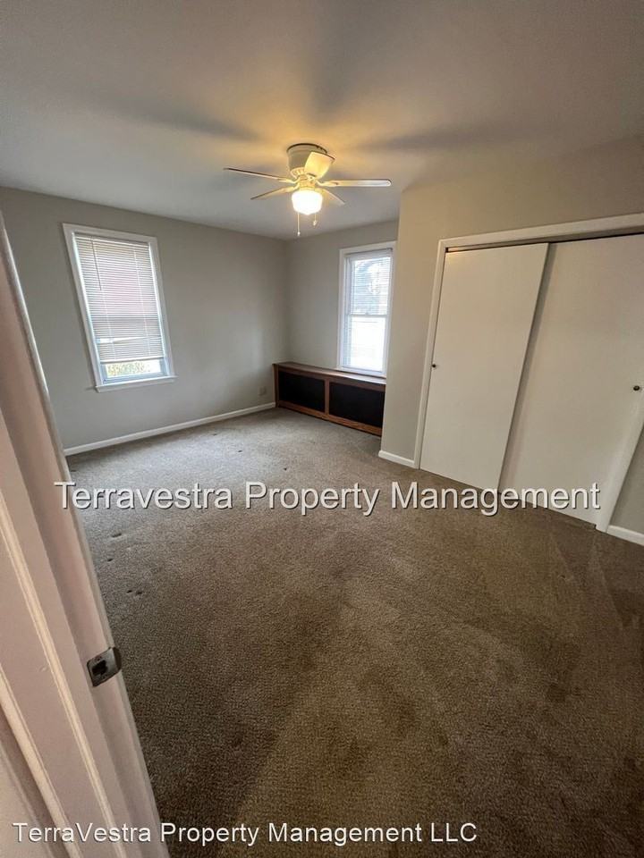 407 Southwest Boulevard - Photo 2 of 16