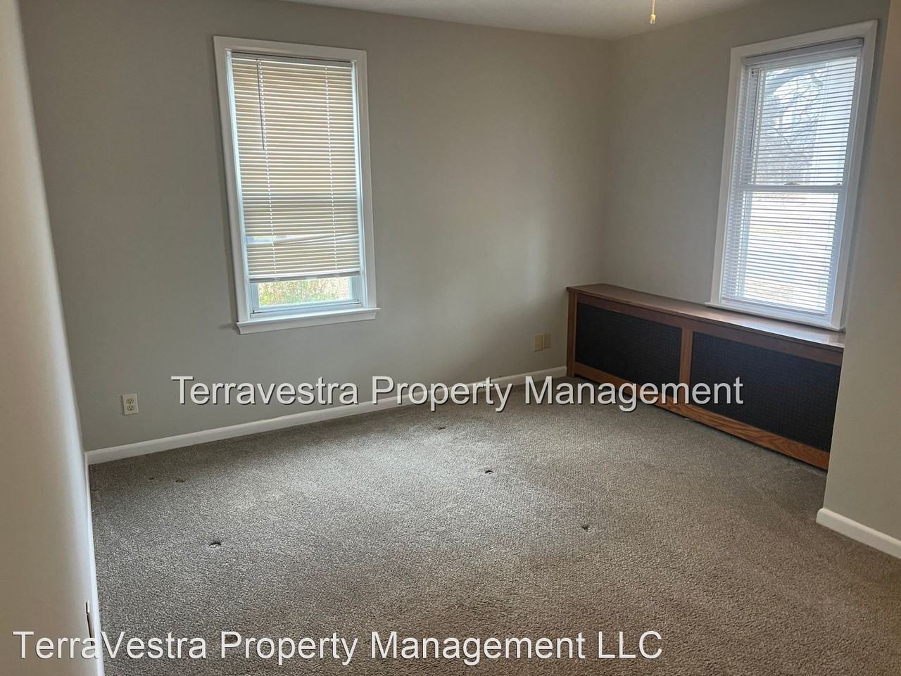 407 Southwest Boulevard - Photo 3 of 16