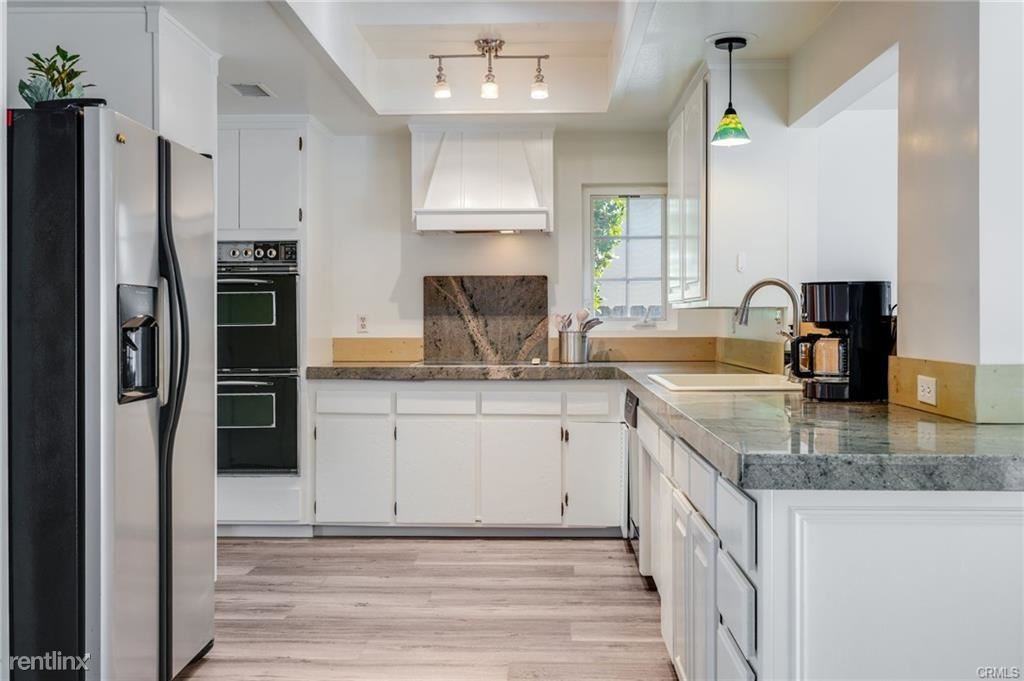 25342 Hugo Rd - Photo 3 of 10
