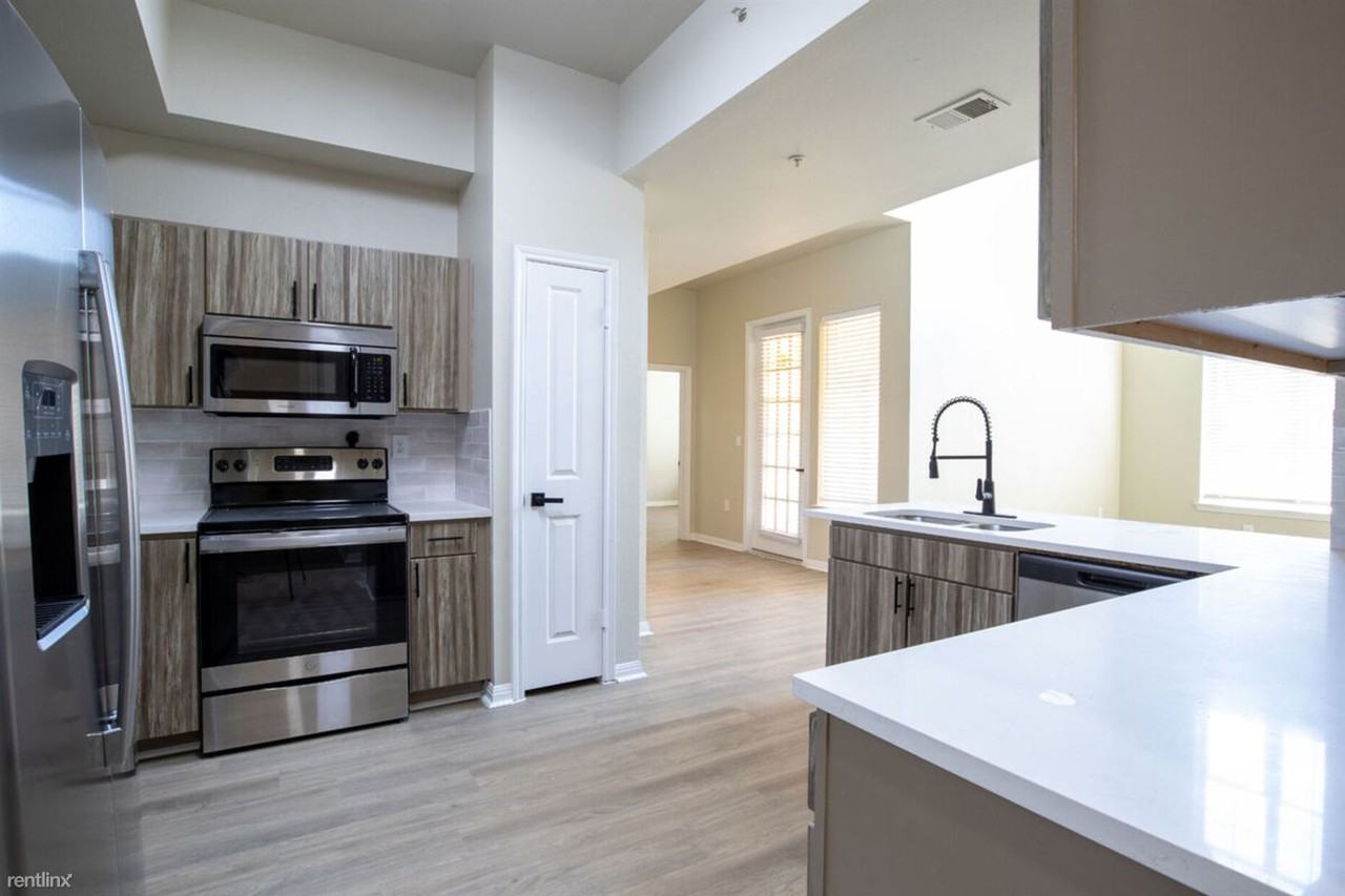 4111 Fannin St - Photo 2 of 10