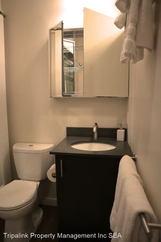 3635 Phinney Ave N - Photo 3 of 6
