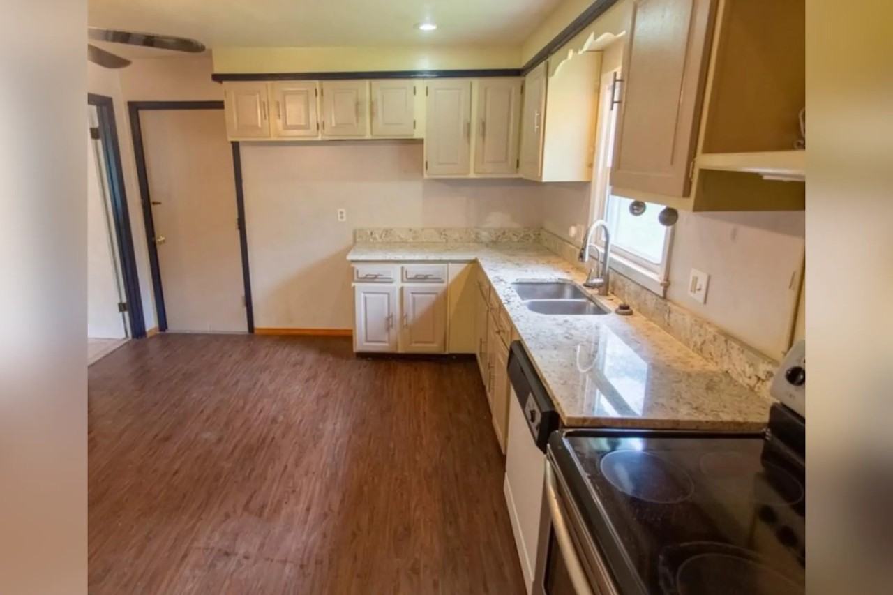 9911 Jarboe St - Photo 3 of 5