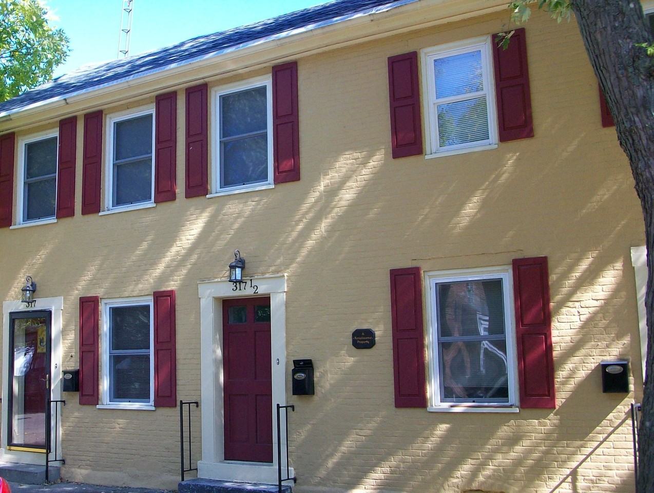 317 S 4Th St - Photo 5 of 11