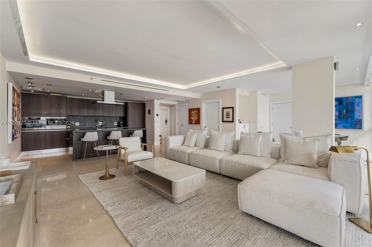 101 Ocean Dr #907 - Photo 5 of 32