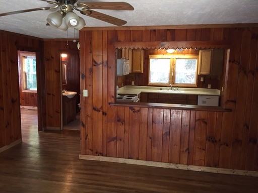 1094 S Country Club Rd - Photo 3 of 10