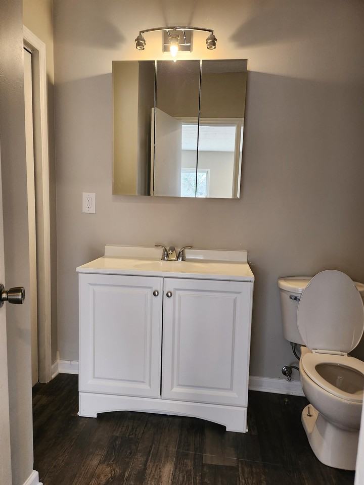 5405 Cindy Ln Se #B - Photo 6 of 8