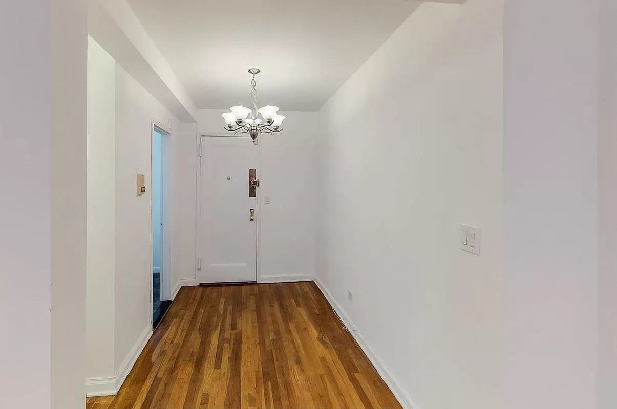 2104 Holland Ave #4C - Photo 2 of 5