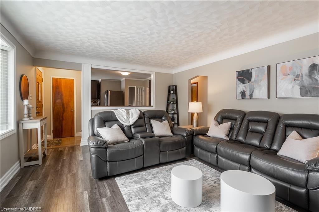 22 Fernwood Crescent - Photo 3 of 13