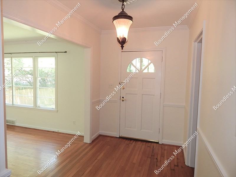 1033 Scott Blvd - Photo 4 of 21