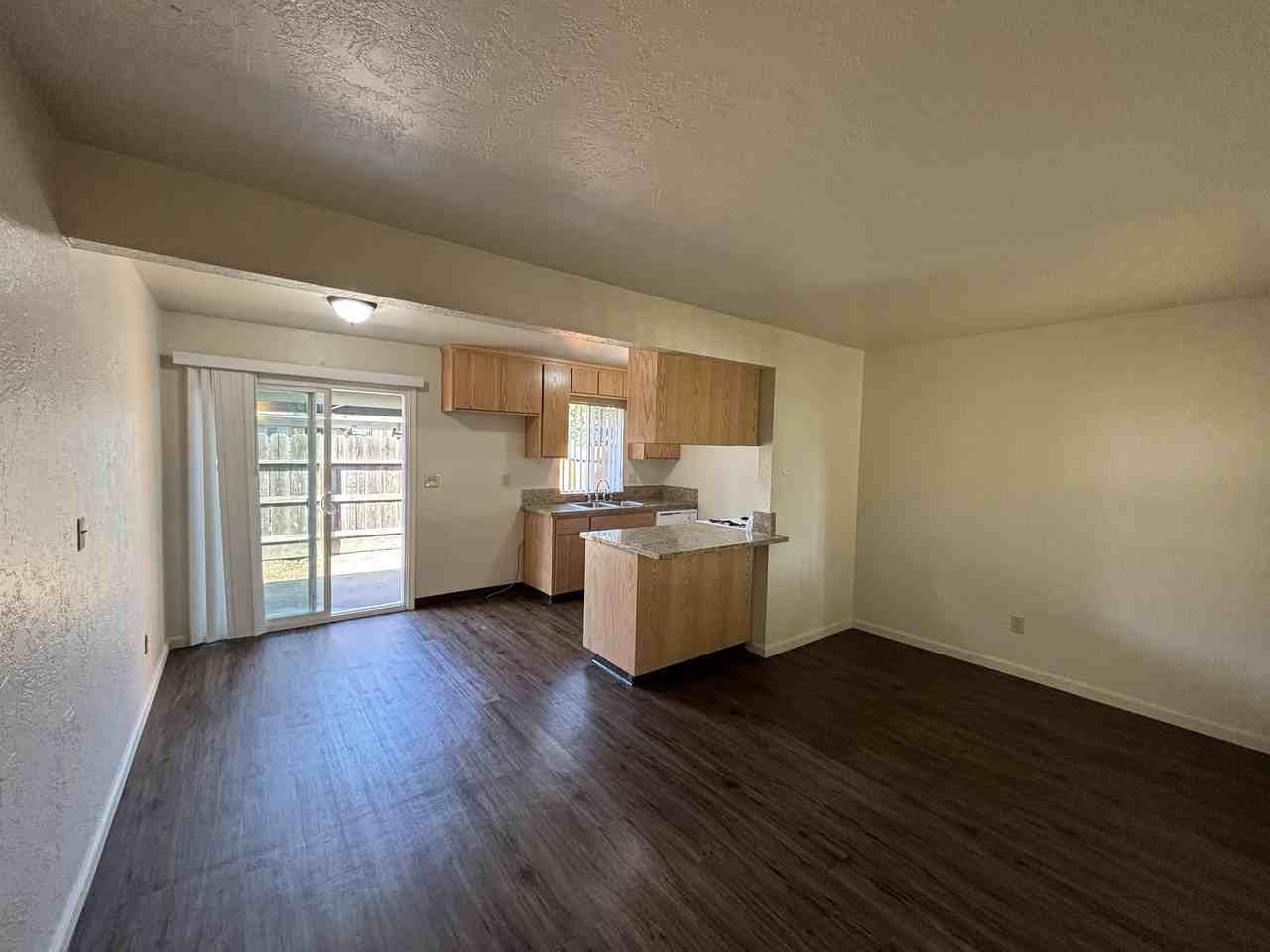 3013 Delta Avenue - Photo 3 of 21