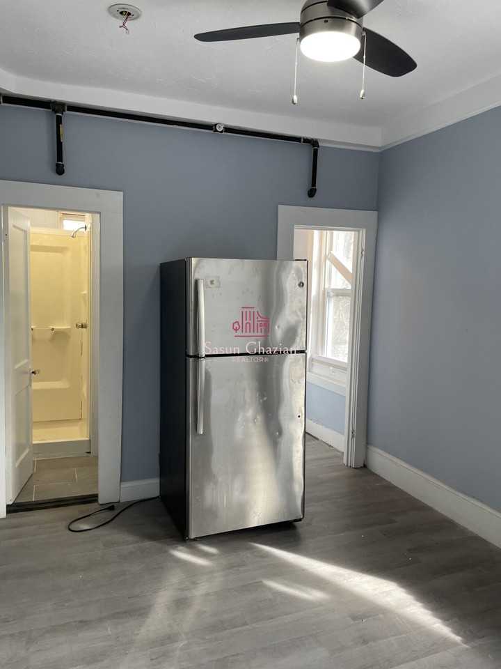 6 Windsor St #5 - Photo 3 of 5