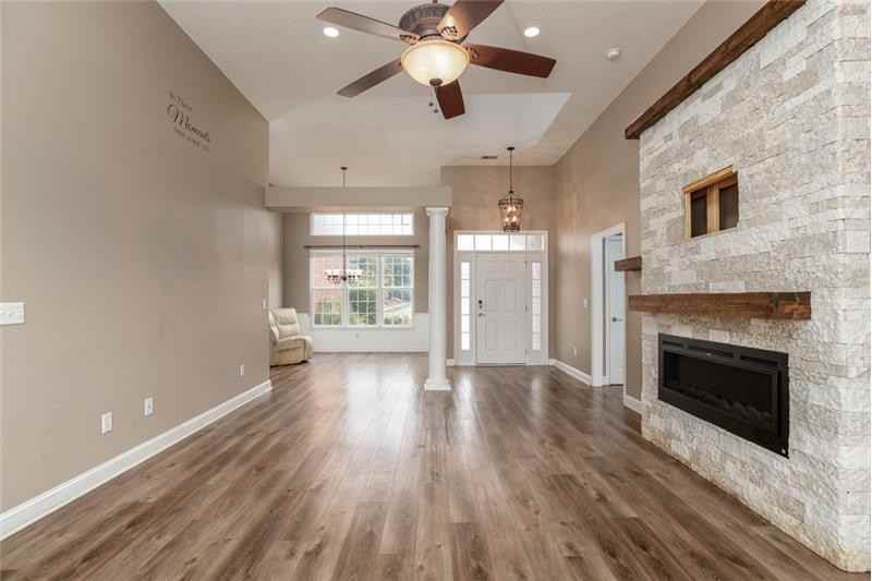 4734 Harvest Dr - Photo 3 of 39