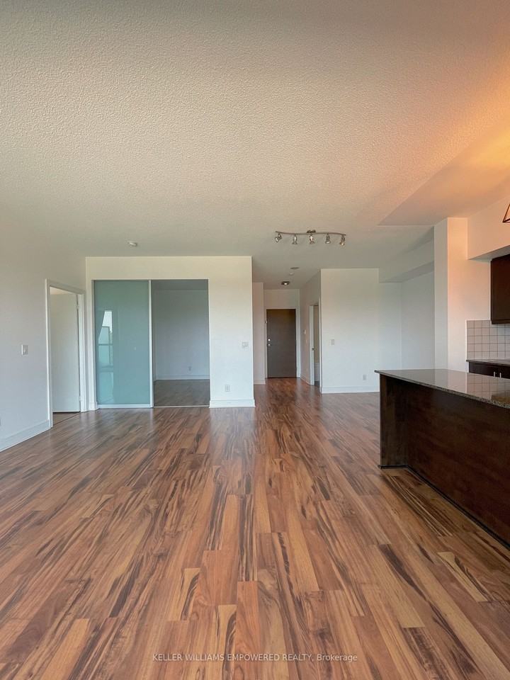 35 Brian Peck Crescent - Photo 3 of 21