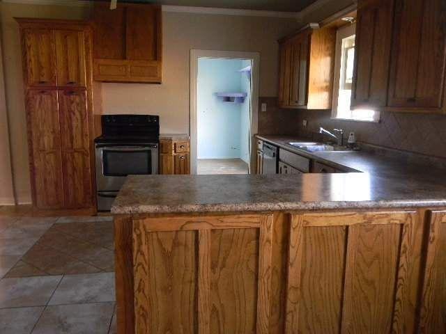 5845 N Washington Ave - Photo 3 of 16