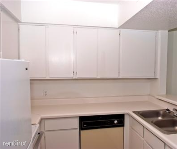 Holiday @ Mechanic - Photo 2 of 7