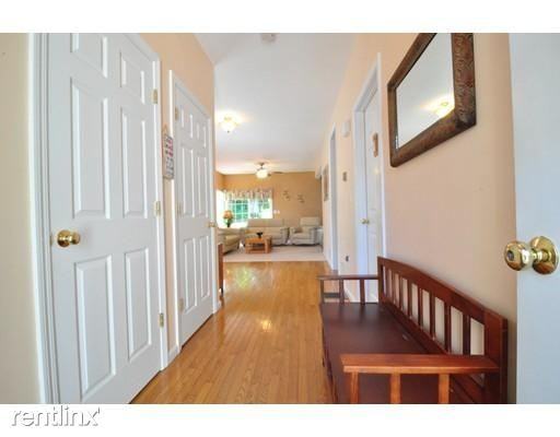 28 Ptarmigan Dr - Photo 3 of 10