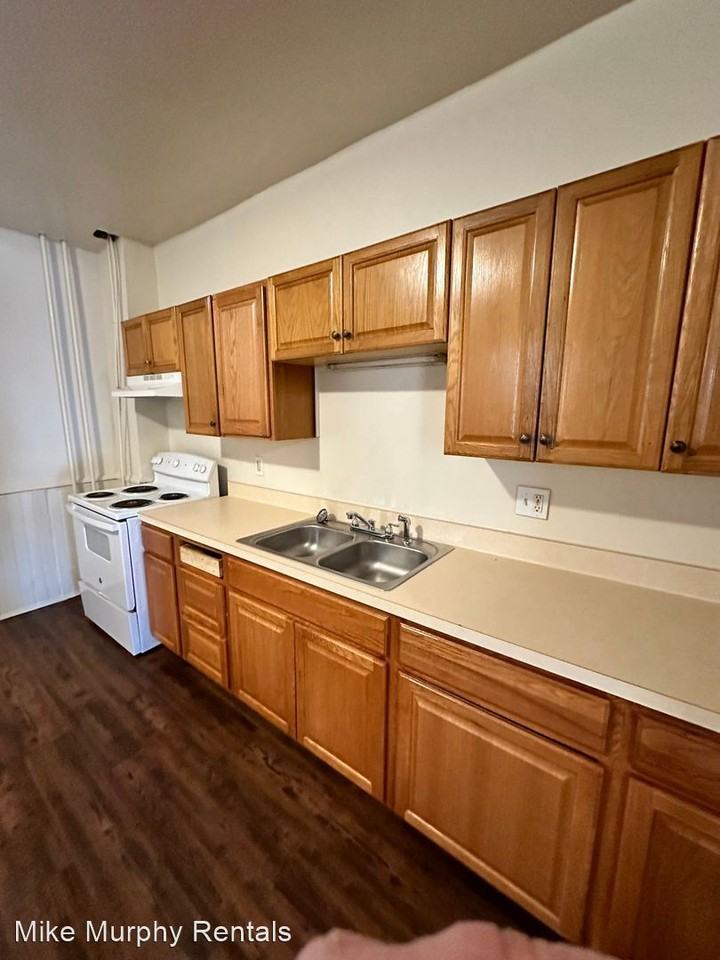 625 S Front St - Photo 3 of 15
