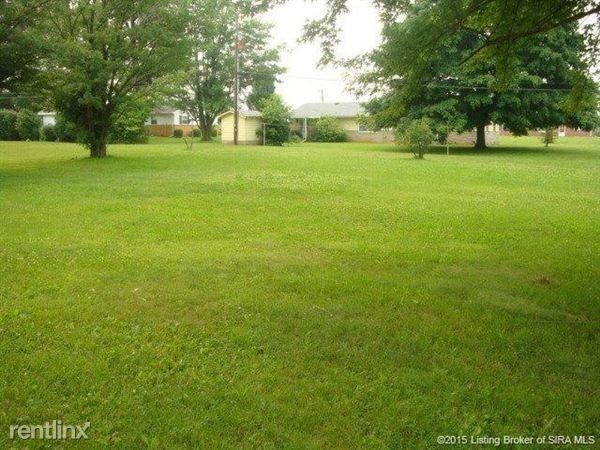 707 E Wilson St - Photo 2 of 6