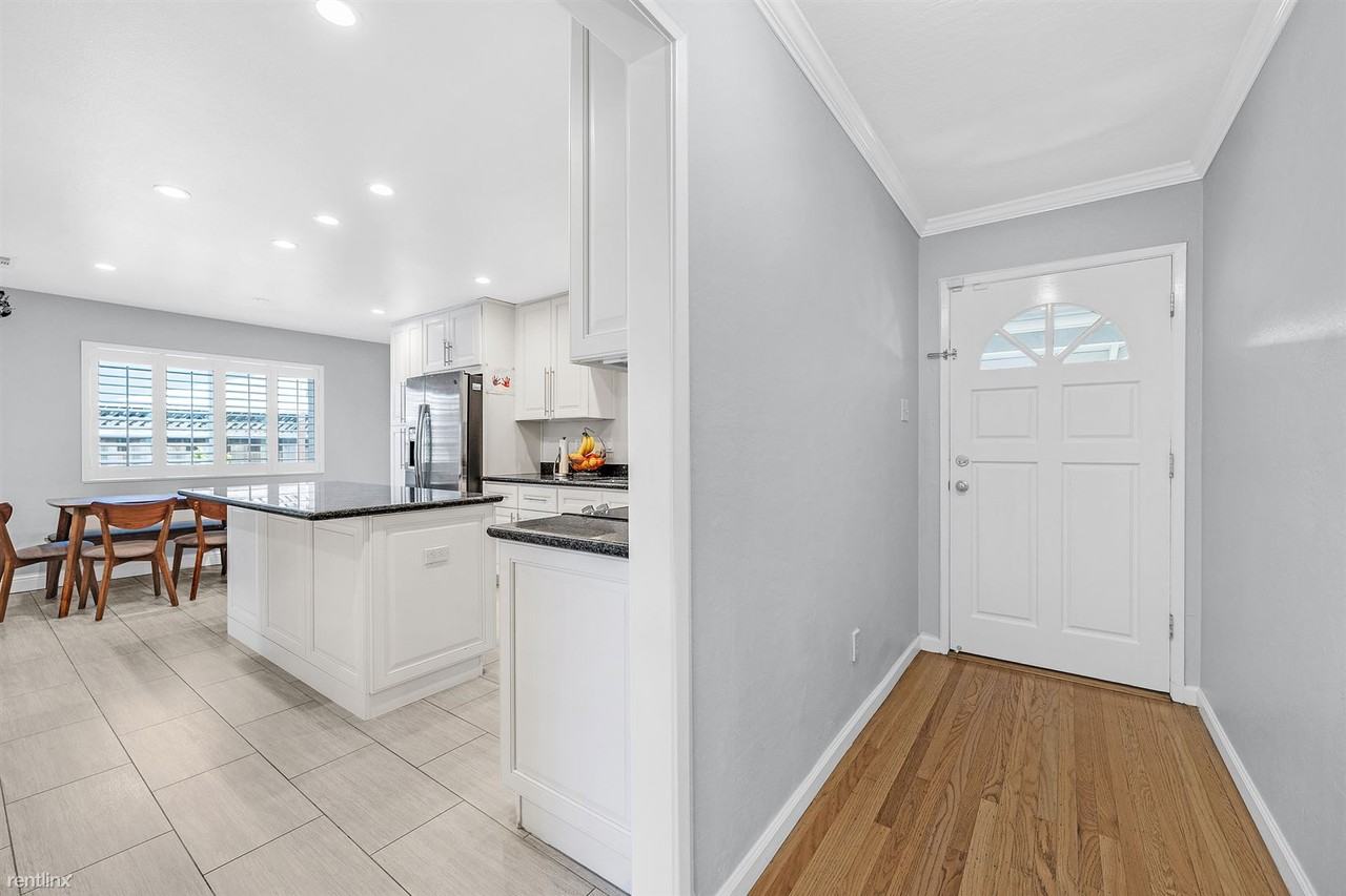 5059 Wayland Ave - Photo 3 of 34