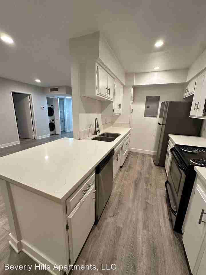 330 N. Crescent Dr. - Photo 3 of 21