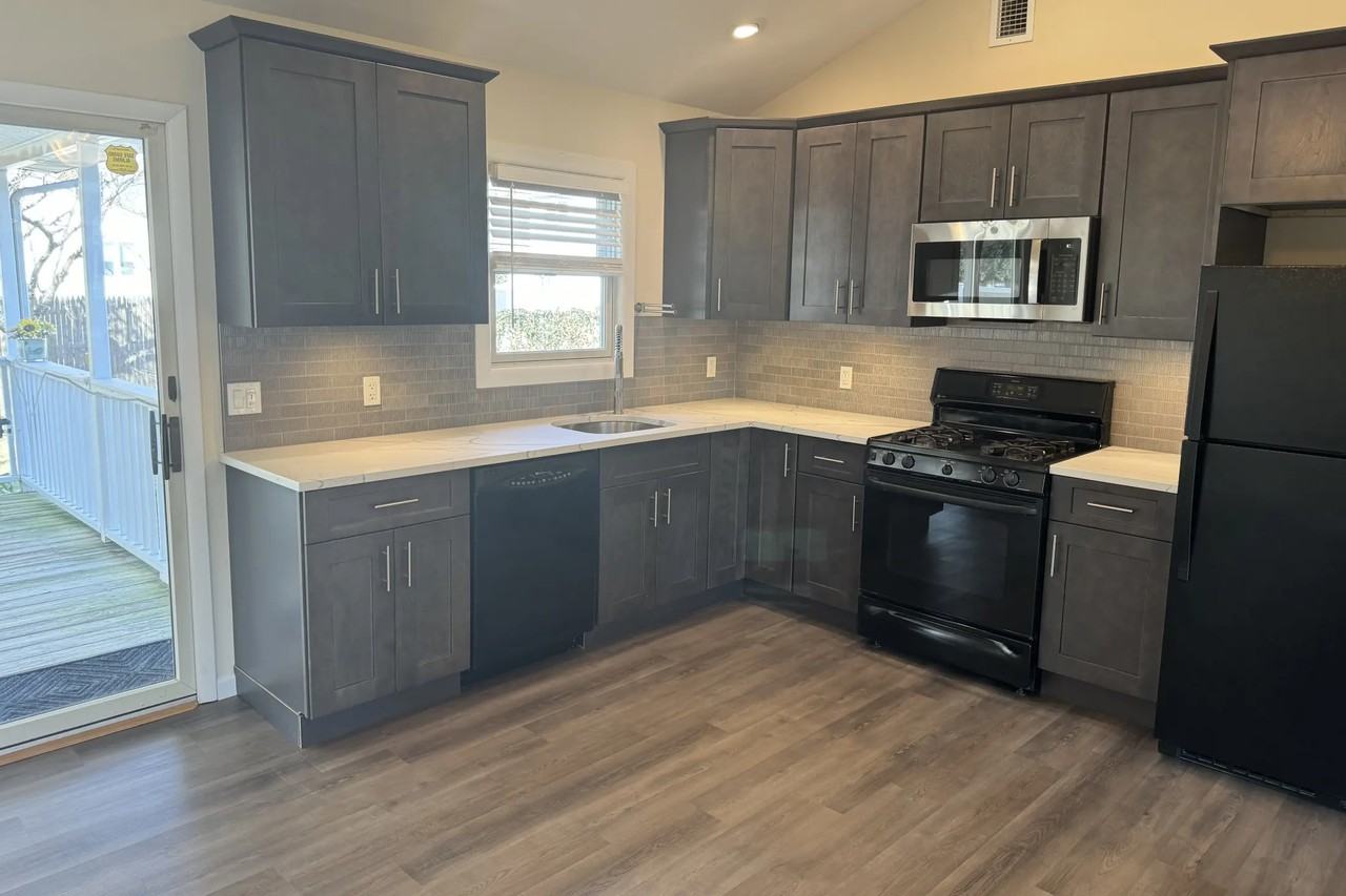 7 Coleman Ave - Photo 3 of 22