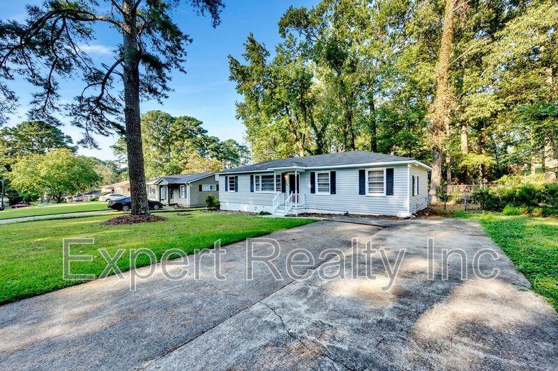 628 Callahan Rd - Photo 3 of 26