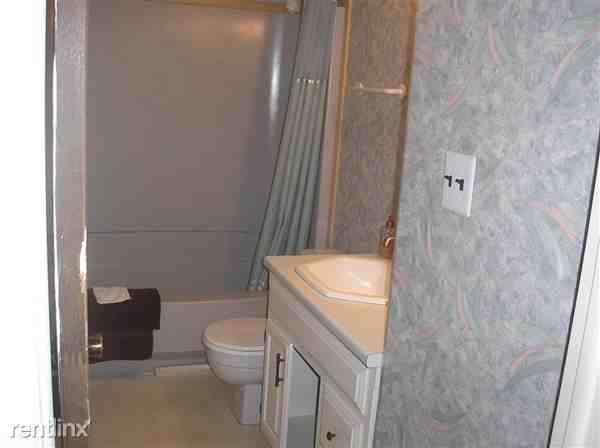 Sutton Farms Apartments 28315 Greenbriar Way, Woodhaven, MI 48183