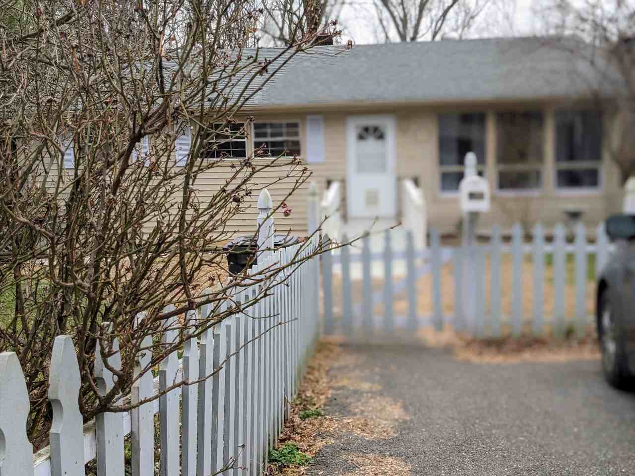 4668 Fairmont Ave - Photo 7 of 46
