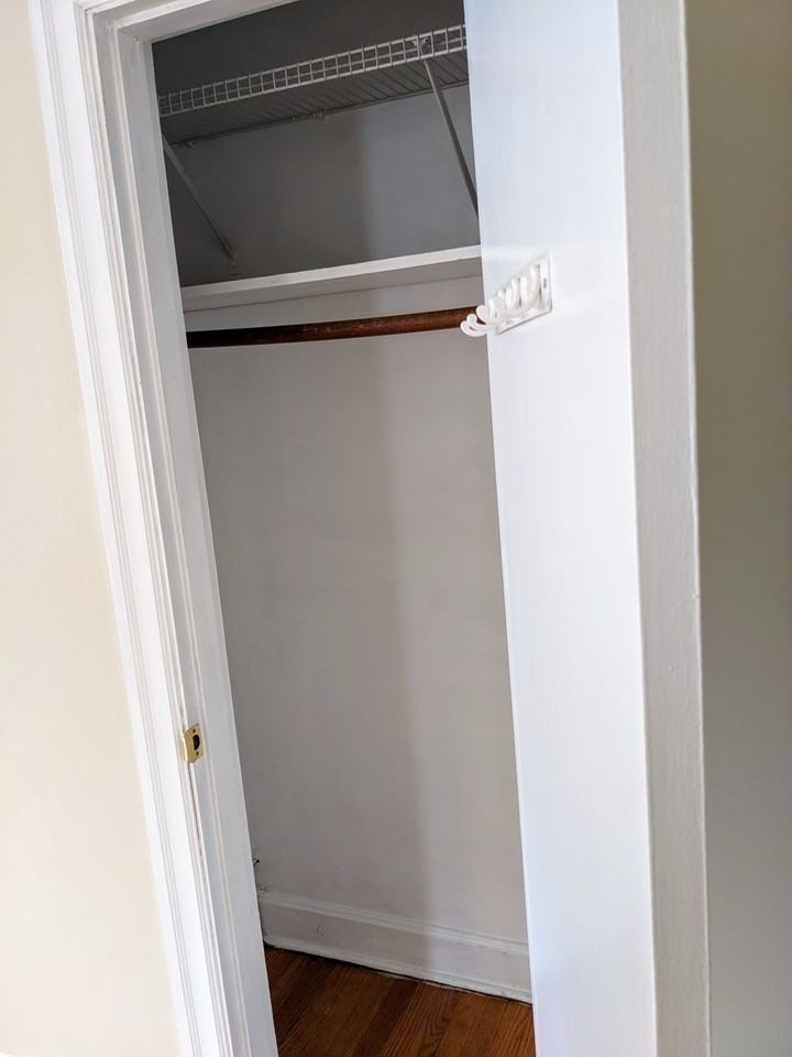 4668 Fairmont Ave - Photo 2 of 40