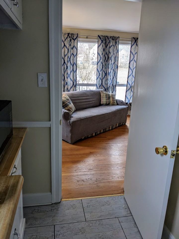 4668 Fairmont Ave - Photo 4 of 40