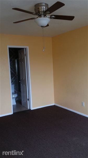 324 Stepney St - Photo 2 of 8