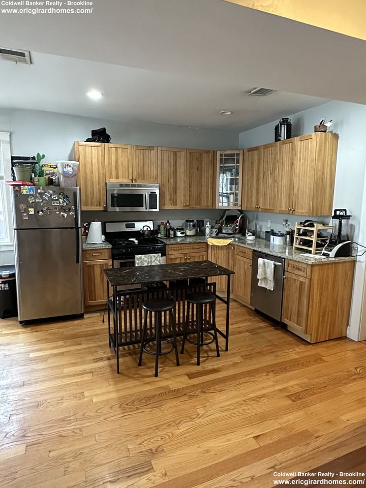 194 Marion St #2 - Photo 4 of 12