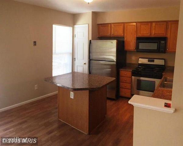 19885 Fieldgrass Square - Photo 2 of 36