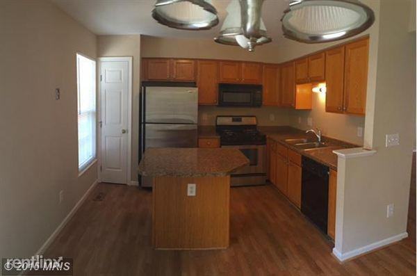 19885 Fieldgrass Square - Photo 3 of 36