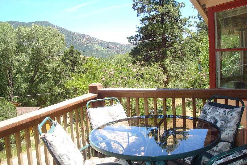 9885 Fountain Rd - Photo 2 of 23