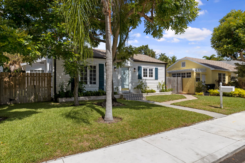 215 S Palmway - Photo 2 of 43