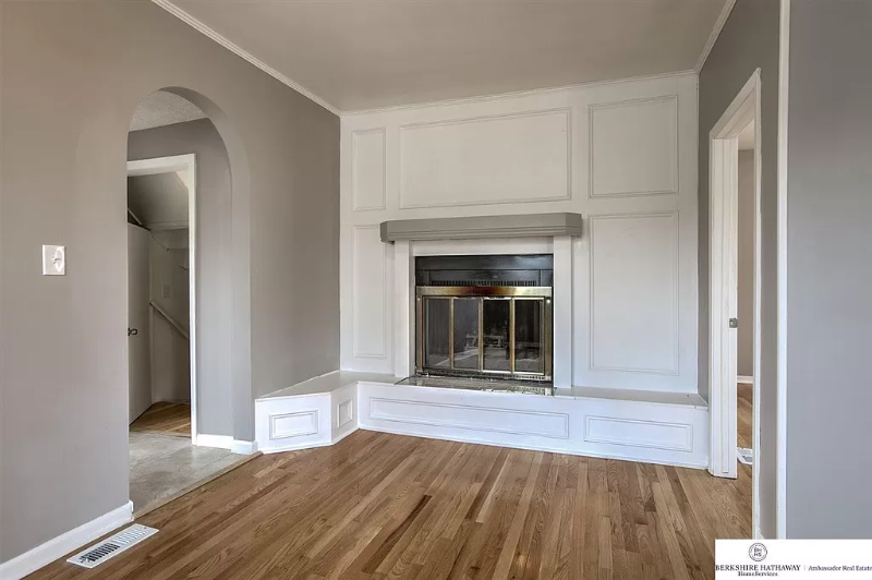 2513 S 31st St - Photo 3 of 29