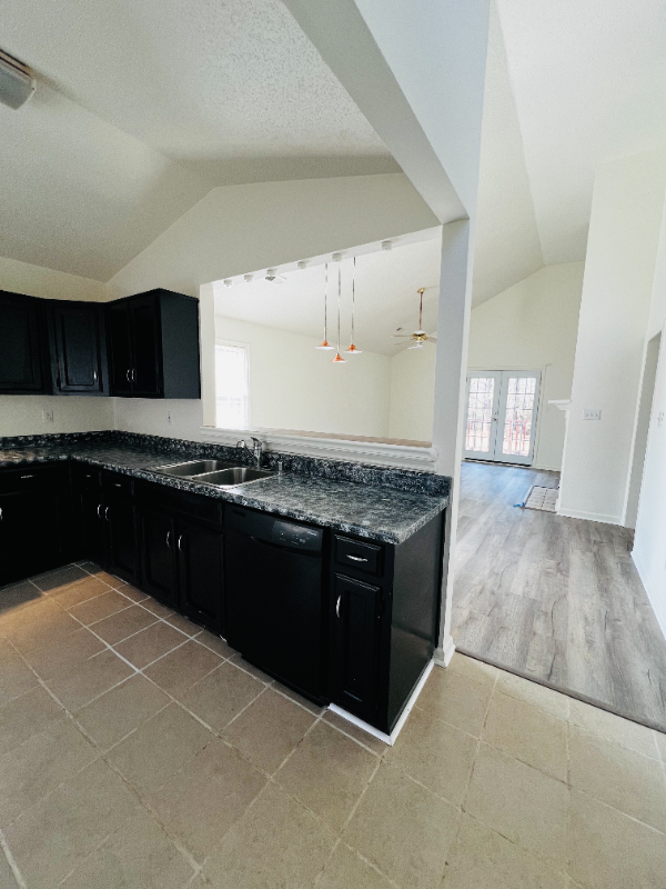 12839 Copperfield Ln - Photo 3 of 15