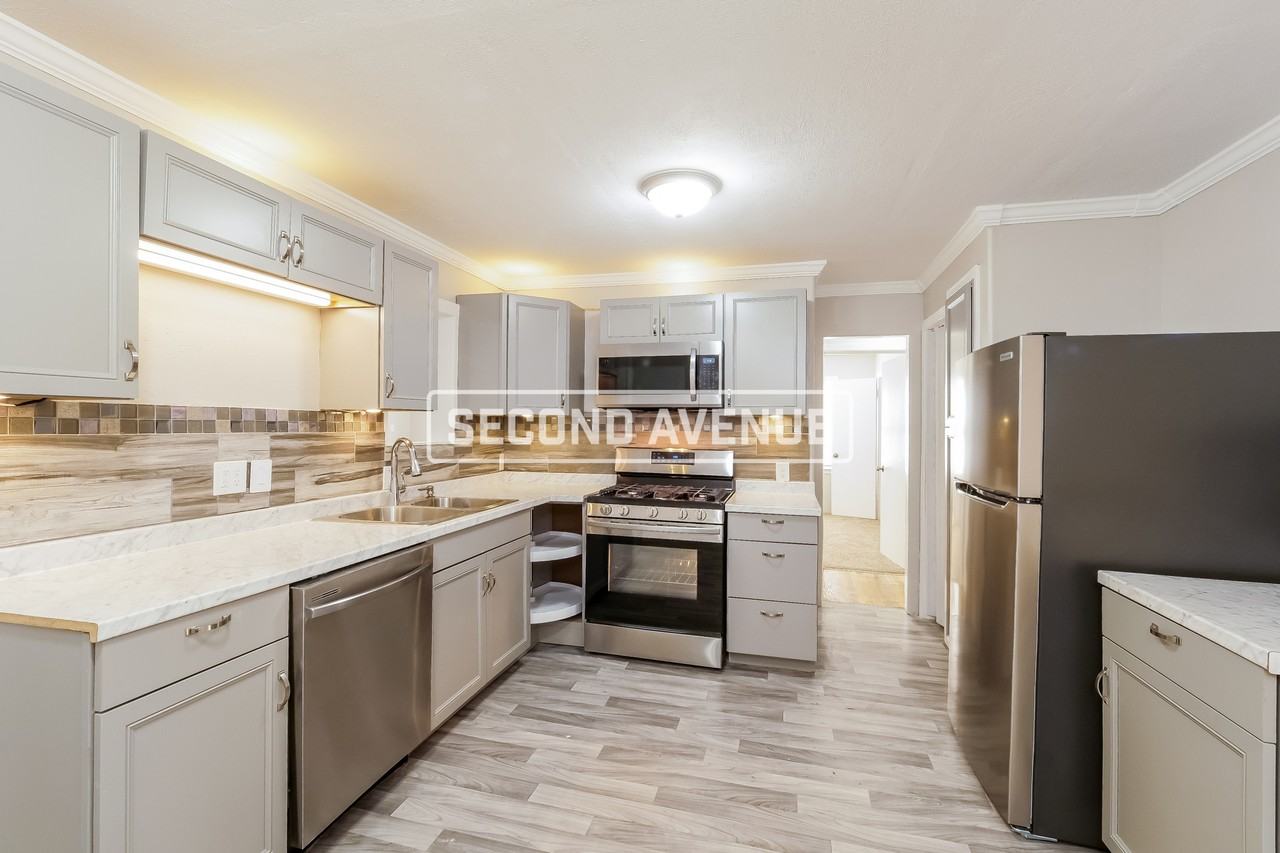 4610 Lafayette Ave - Photo 2 of 14