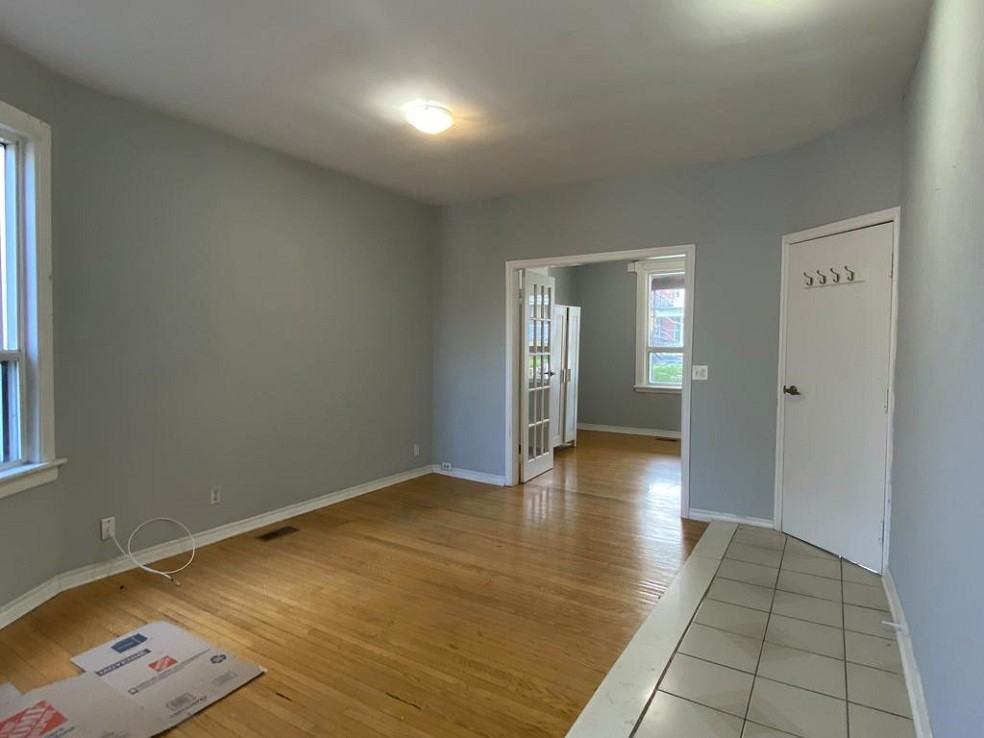 41 Peterborough Avenue #Main - Photo 5 of 14