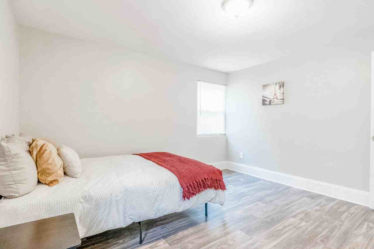 Orlando St Sw - Photo 6 of 7