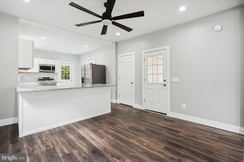 305 Willis St #1 - Photo 7 of 13