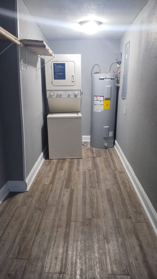 3904 Griffin St Apt 3b #3904-3B - Photo 6 of 9