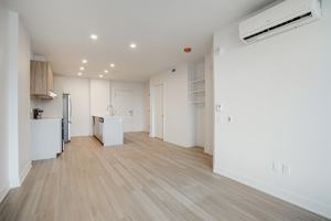 featured image of 7051 Boulevard des Galeries d'Anjou ##916