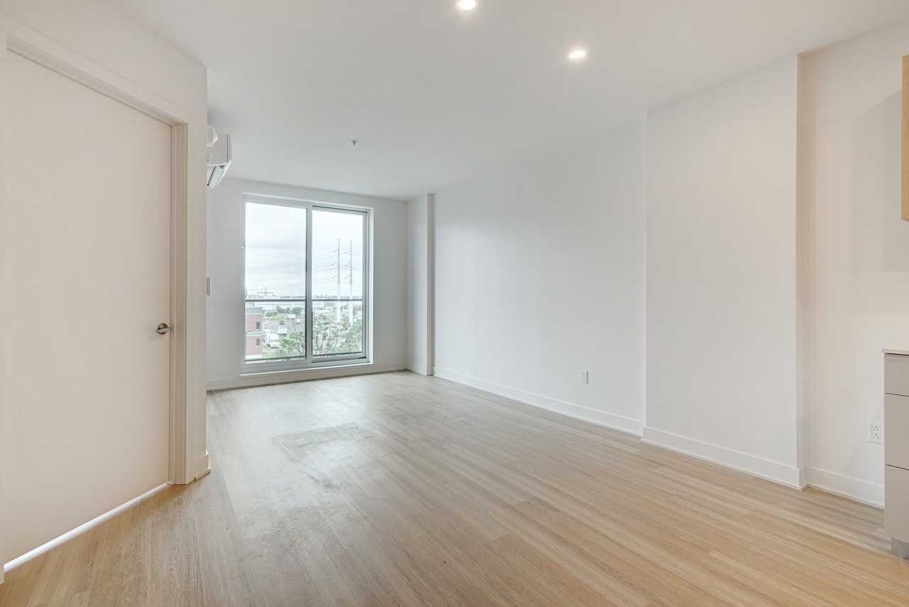 Novelia - Photo 5 of 10