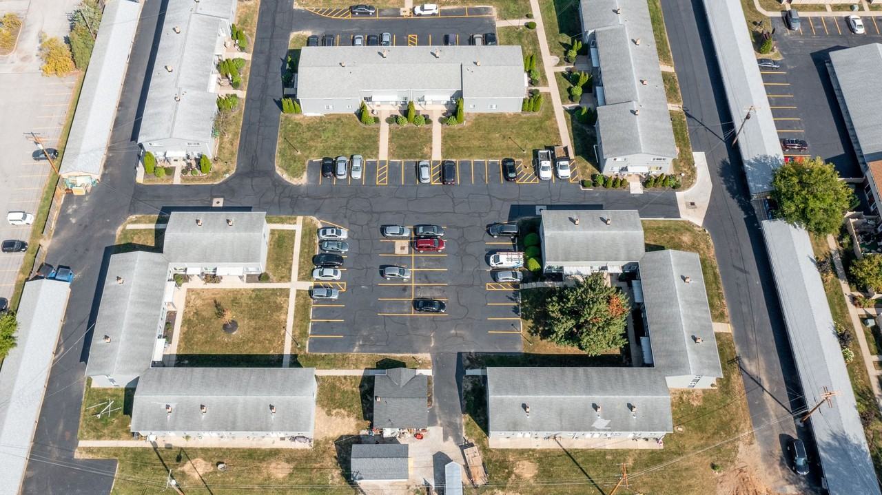 Mentor Mall Village - Photo 4 of 50